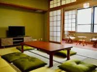 Primitive Hut Natsumi's House Hotels in Oarai