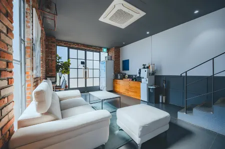 No 25 Changwon Jinhae Отели рядом с достопримечательностью «Yeojwacheon Stream»