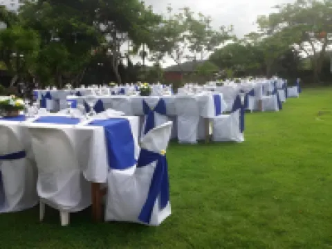 เพมส์ เพนชั่นแอนด์เรสเตอรองต์ โรงแรมในTaytay