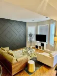 SuperHost Large Roommate style 2 Bedroom, 2 Bath, Patio, Sunroom, L Kitchen
