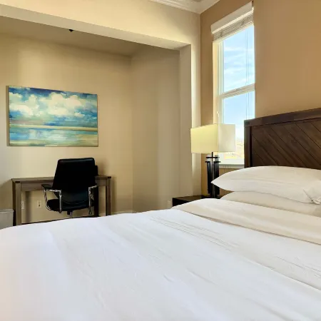 New Cozy 1BR Apt with Gym, Sauna & Heated Pool Access