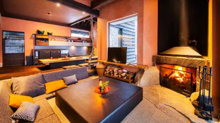 Sumiya Villa Rakusuitei Отели рядом с достопримечательностью «Hidakochi»