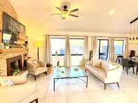 Ajijic Modern 1 King Bedroom Unit-Best Summer Rates -Bikes-Gym-Pickleball Court Hotels in Chapala