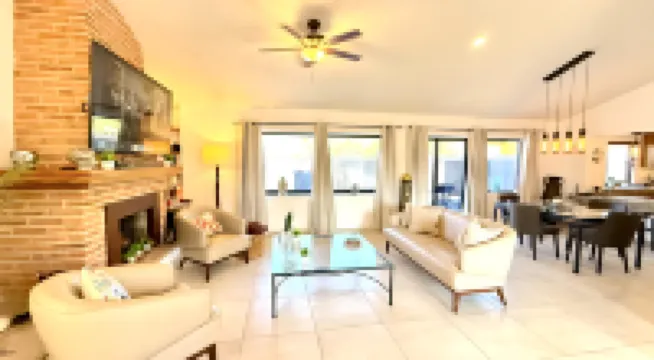 Encantadora casa en Ajijic con vistas al lago y a poca distancia de todo