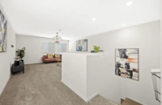 Superb 6BD/4BA villa in Riverside with WiFi, King Beds  Large space, clean new