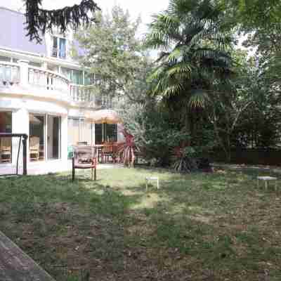 Exceptional Apt with Garden - 3Br-6P - Vincennes Hotel Exterior