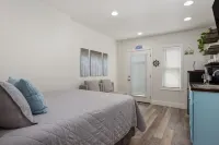 Kill Devil Hills Studio, Walk to Beach, Cozy Obx Getaway