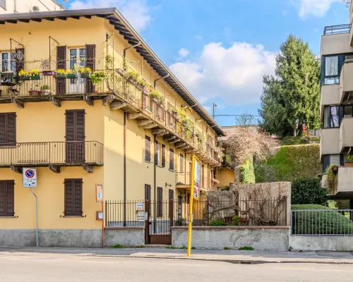 Lungolago Hotels in Lecco