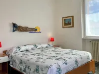 The blackbird's nest: garden and private parking. Hotel a Intra