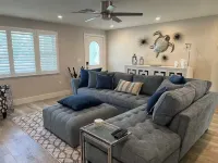 Newly Renovated, Close to Old Naples & Beach