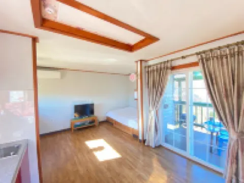 江華島淑淑旅館 鄰近江華花紋席文化館的酒店