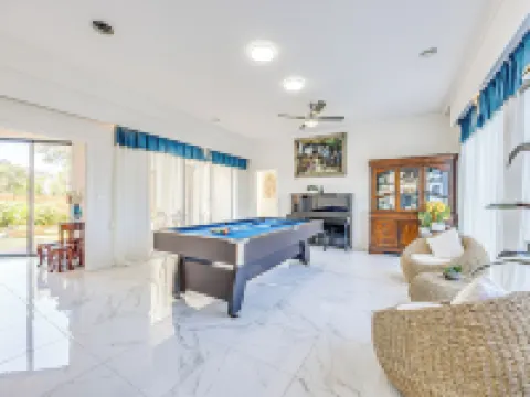 Stayau 6Br Deluxe Lakeview House Point Cook Hotels in Point Cook