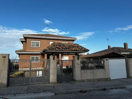 Habitacion Monteazul Отели в г. Гвадалахара