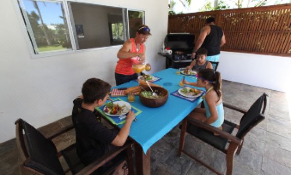 White House Apartments