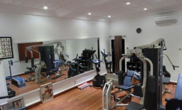 Utopia Hotel - Housity