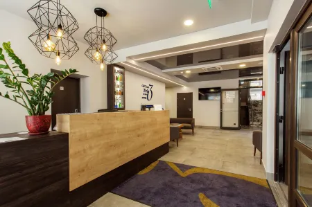 Old Town Trio Apartments Отели рядом с достопримечательностью «Кафедральный собор Святого Станислава»