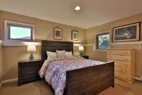 The Pico Escape- 3BR 2BA Ski On Ski Off at Pico Mountain, Close to Killington, condo Hotels in Rutland Town