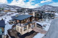 Orion by Avantstay Luxury 5bdr Ski Home w/ Views Minutes to Deer Valley Lift