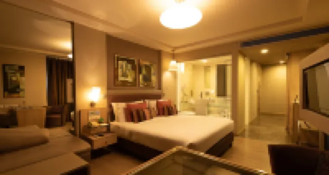 Clarens Hotel โรงแรมใกล้สถานี Huda City Centre