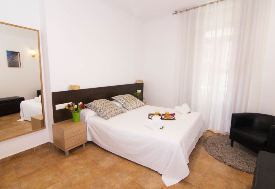 Living Valencia Apartments - Merced - Housity