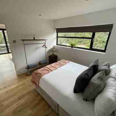 Relaxing Guest House with Jacuzzi & Boat Hire Rooms