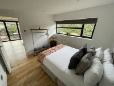 Relaxing Guest House with Jacuzzi & Boat Hire