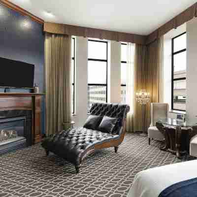 Des Lux Hotel Rooms