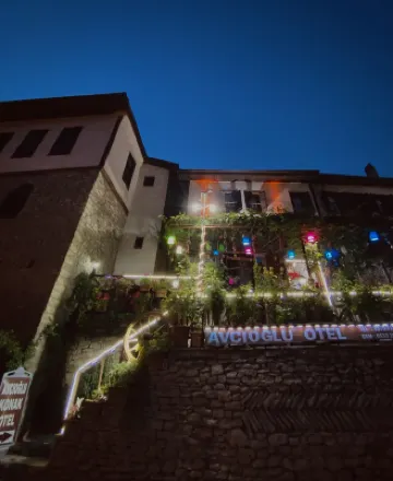 Avcioglu Konak Hotel Hotels near İzzet Paşa Cami