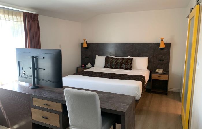 Oasis Inn and Suites
