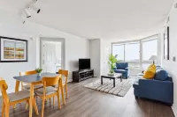 2Br Luxury City Suite with Gym & Pool Hotels in Arlington