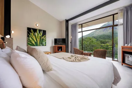 Hotel Arenal Kioro Suites & Spa