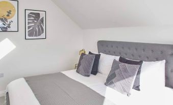 Host & Stay | The Penthouse, Hudsons Yard House