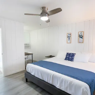 Anchor Bay Inn and Suites