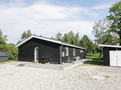 Woodland Holiday Home in Jægerspris with Hot Tub Hotels near Kulhuse Harbour