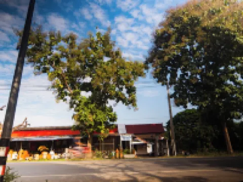 ฮ้ายรายวัน โรงแรมในอำเภอ จอมทอง