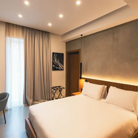 J Maluni City Hotel