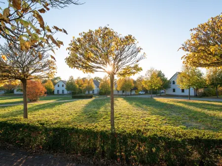 Ferienhaus in Mecklenburg-Vorpommern Mit Tropenpool & Spa Отели в г. Доббин-Линстов