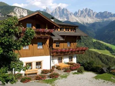 Apartment House IN Hotel in zona Val di Funes