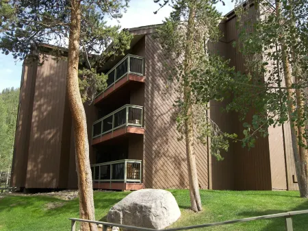 Wild Irishman 2 Bed 2 Bath Sleeps 9 Wibh