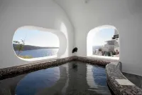 ArmonOia Caves - Condos
