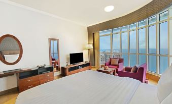 The Curve Hotel