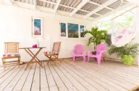 Pauline's Apartments Hotels in Palm Beach