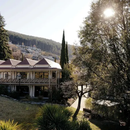 Sherwood Queenstown Отели рядом с достопримечательностью «Пивоварня Altitude Brewing»