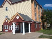 Days Inn & Suites by Wyndham Hutchinson Hotels in Reno County