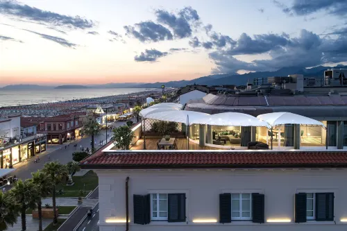 Hotel Plaza e de Russie - Relais & Châteaux Hotels in Torre del Lago