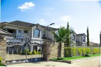 Lusaka Luxe - Your Private Oasis Awaits in the Heart of Zambia Hotel a 