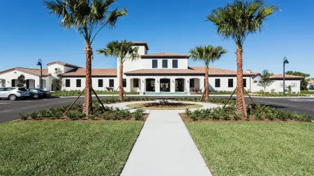 Windsor Greenview Home Pool Spa No Rear Neighbor!