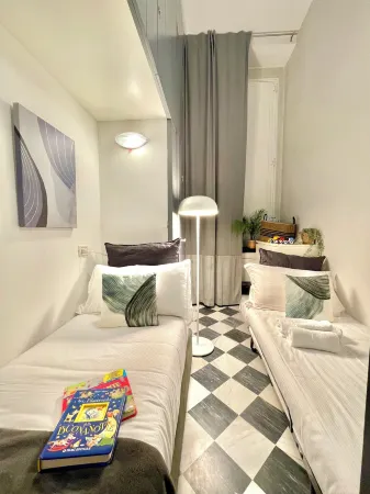 Happy Family Apartments Cathedral Отели рядом с достопримечательностью «Университет Генуи»