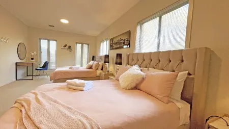 Spacious 7BRM 5-Bathroom Rental House