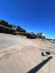 Economy Inn Express - parking